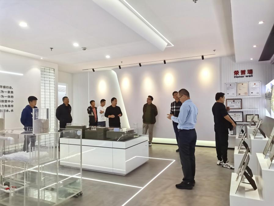 中电建各局领导莅临bevictor伟德水务公司调研指导